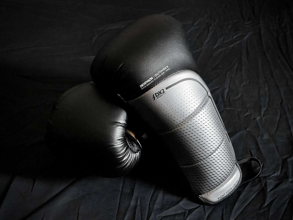 Боксерские перчатки Decathlon Outshock 12 oz