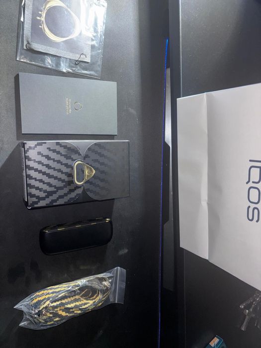 Iqos x seletti  ILUMA I
