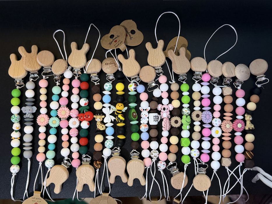 Lantisor suzeta din silicon