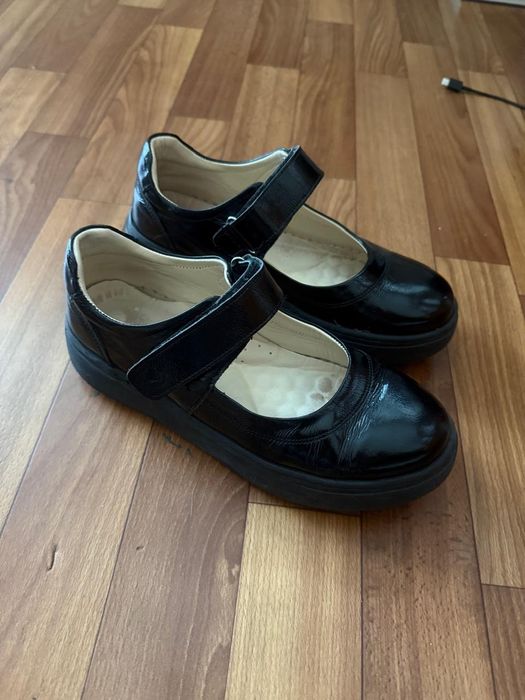 Продам туфли кожаные