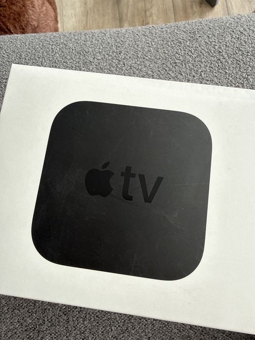 Apple TV 4K приемник