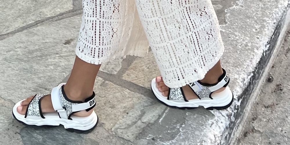 Детски сандали DKNY
