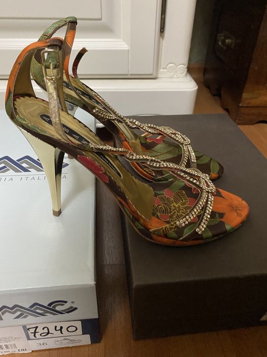 Женская обувь