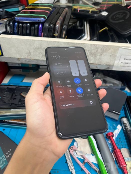 Redmi note 10 pro 5G sotladi 
256gb
120Hz
5G
ekran alishkan qotmid 
Ho