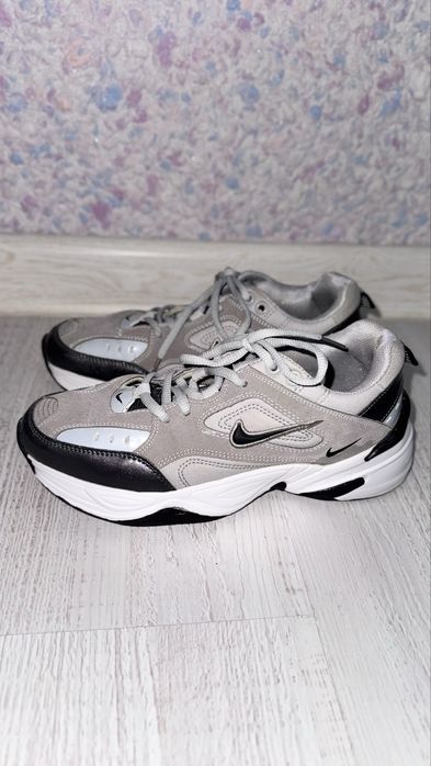 Кроссовки размер 38-39