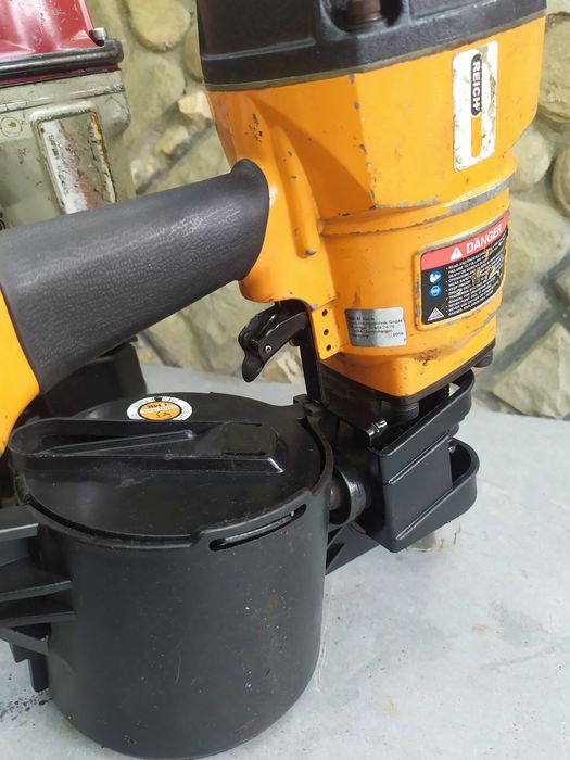 Пневматични такери за големи пирони до 90 мм. .Reich / MAX