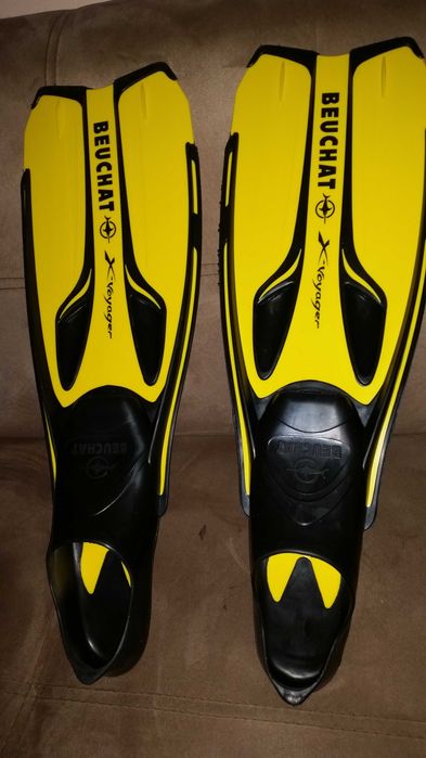 НОВИ Професионални плавници Beuchat,Италия, размер  40-41+.