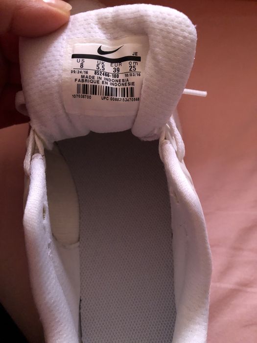 оригинални маратонки Найк, закупени от Спорт Депо, почти нови