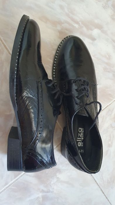 Обувки от естествена кожа - лак