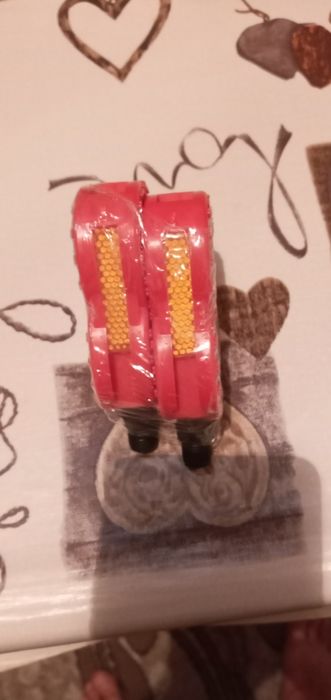 Продам     пидали    на обычный  велосипей   не спортивный