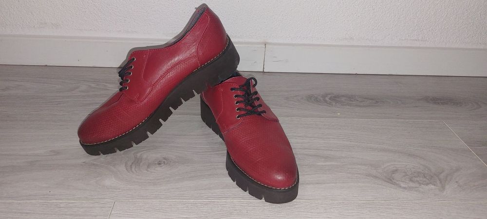 Pantofi de piele