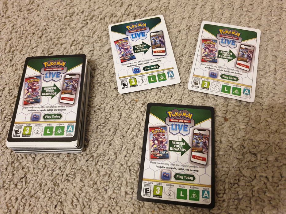 40 carti Pokemon originale (code cards)