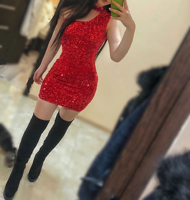 Рокля по тялото размер М