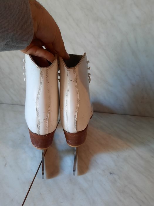 Patine gheata 23 profesionale patinaj artistic Riedell piele marime 37