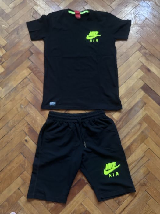 Къс мъжки екип на NIKE