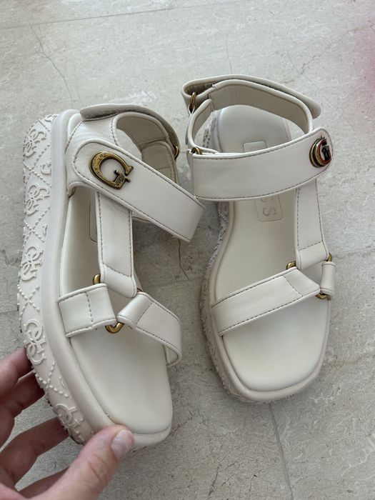 Дамски сандали Guess