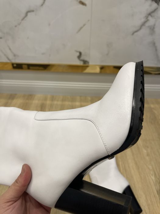 Сапоги белые. Кожанные