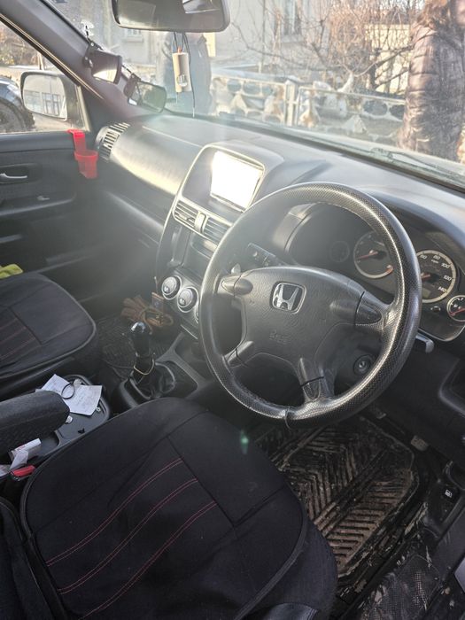 Хонда црв 2/ 2.0 бензин НА ЧАСТИ