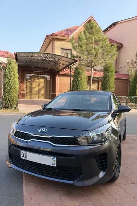 Продается Kia Rio 2018г (100,230 тыс пробег) Цвет Темно-Серый