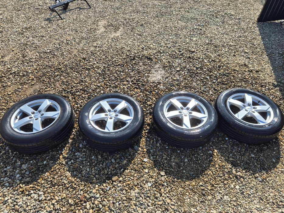 Jante vw tiguan R17 cauciucuri 215 65 17 Dot 20