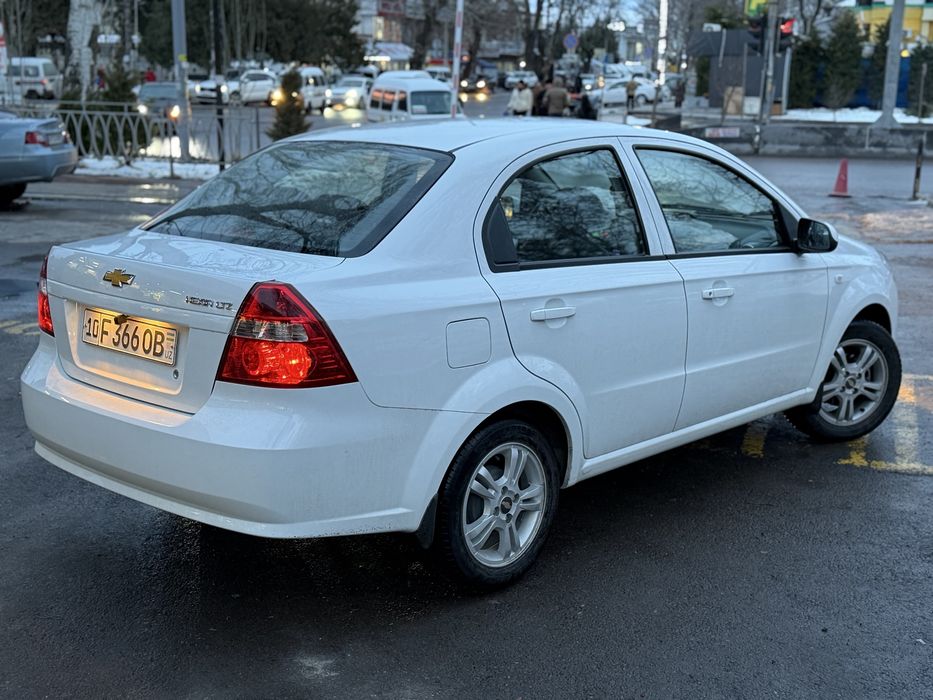 Продается нексия 3 состояние новое пробег 9.000 родной,машина  новая.