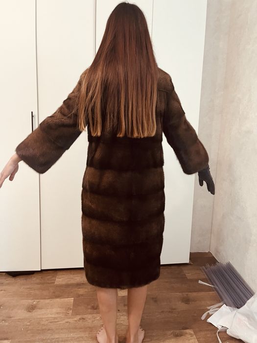 Продам женскую шубу