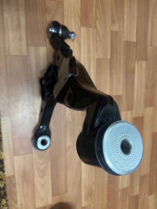 Продам новый рычаг на Прадо120