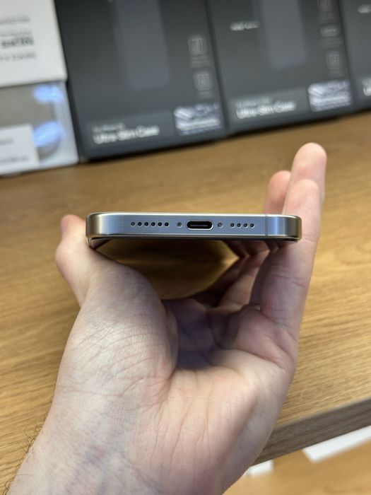 Iphone 15 pro max Natural