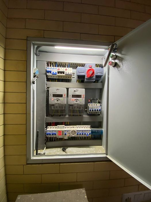 Elektrik. ustanofka lyustra
