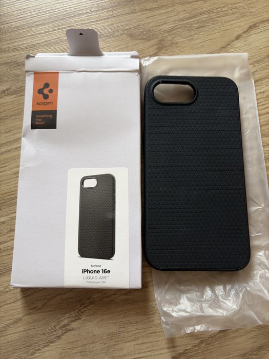 Зашитный чехол iphone 16e