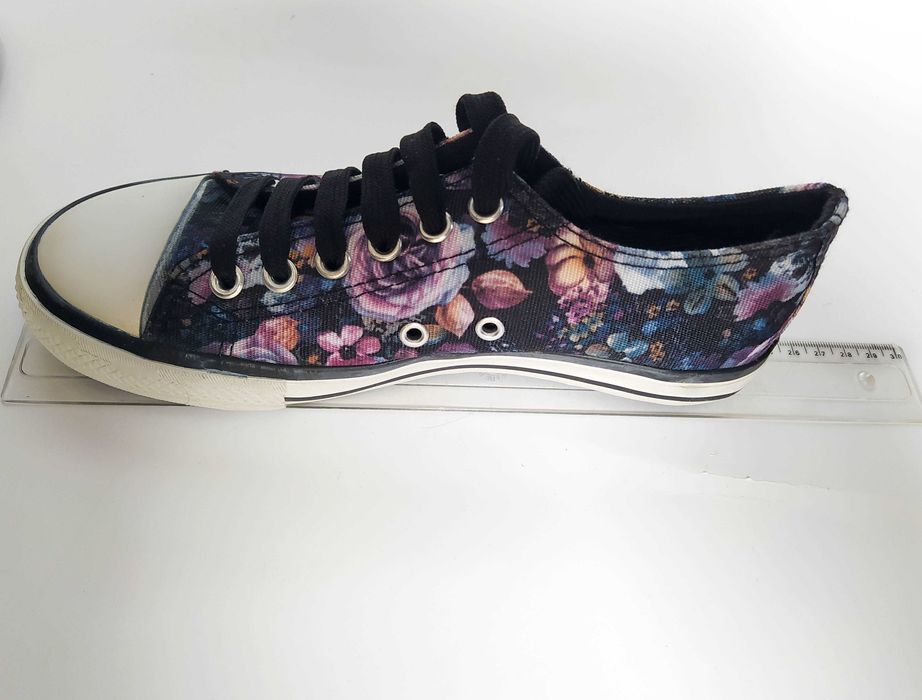 НОВИ Дамски КЕЦОВЕ на цветя. Спортни обувки. Кецове. Маратонки