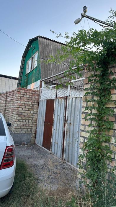 Dacha hovli sotiladi 8 sotih