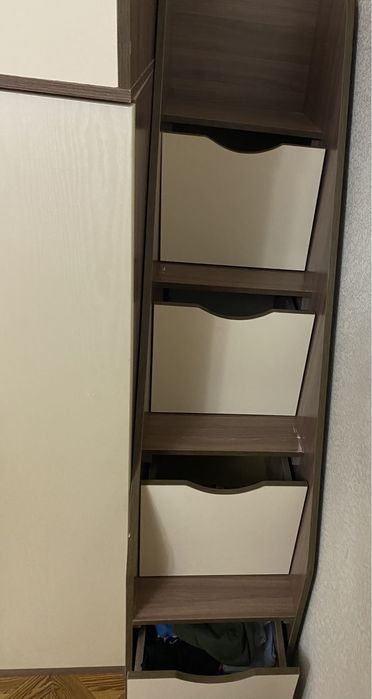 Детская двухэтажная кровать