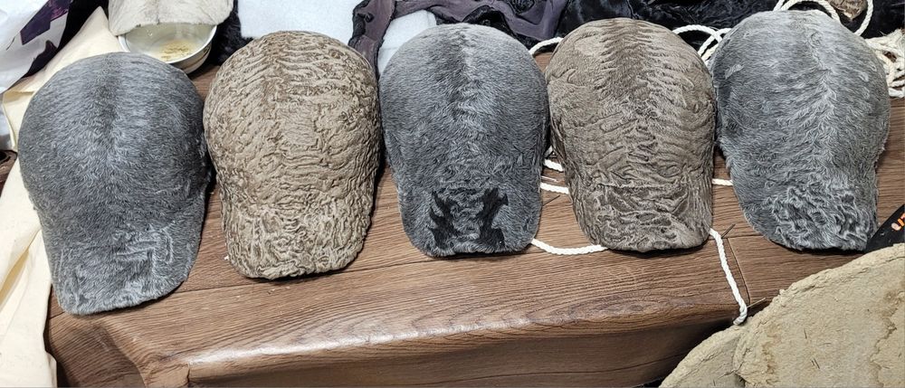 Qarakul kepka telpaklar sotiladi