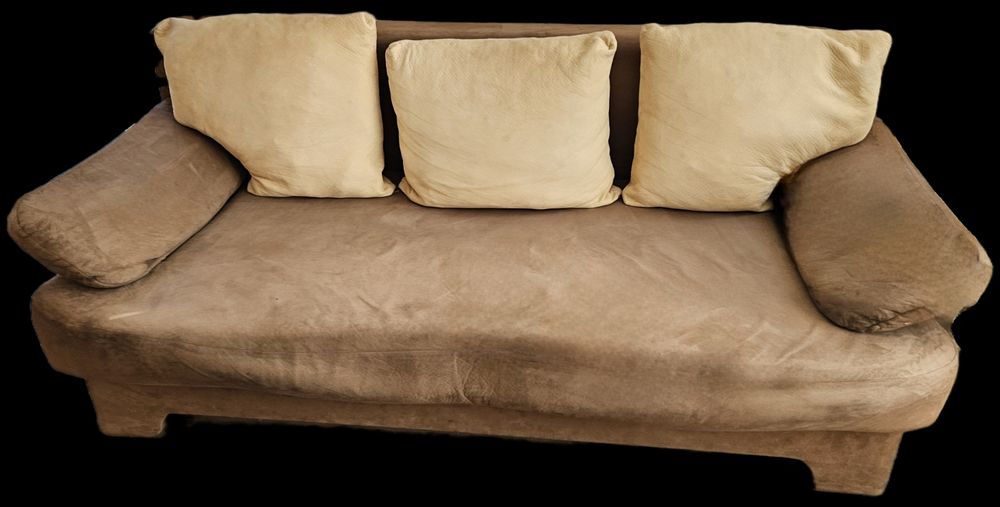 Диван в цвят капучино с функция за сън