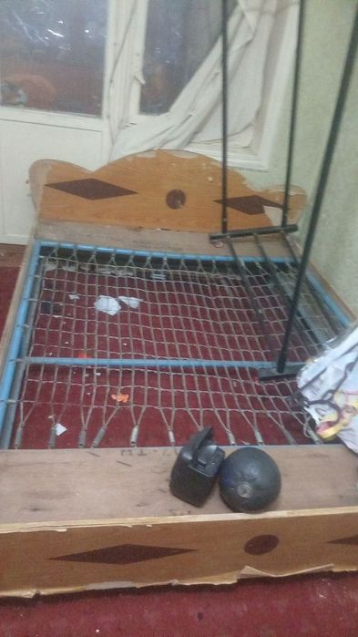 Divan eski lekn zor
