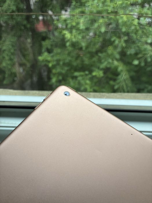 Ipad gen 8, in conditie buna