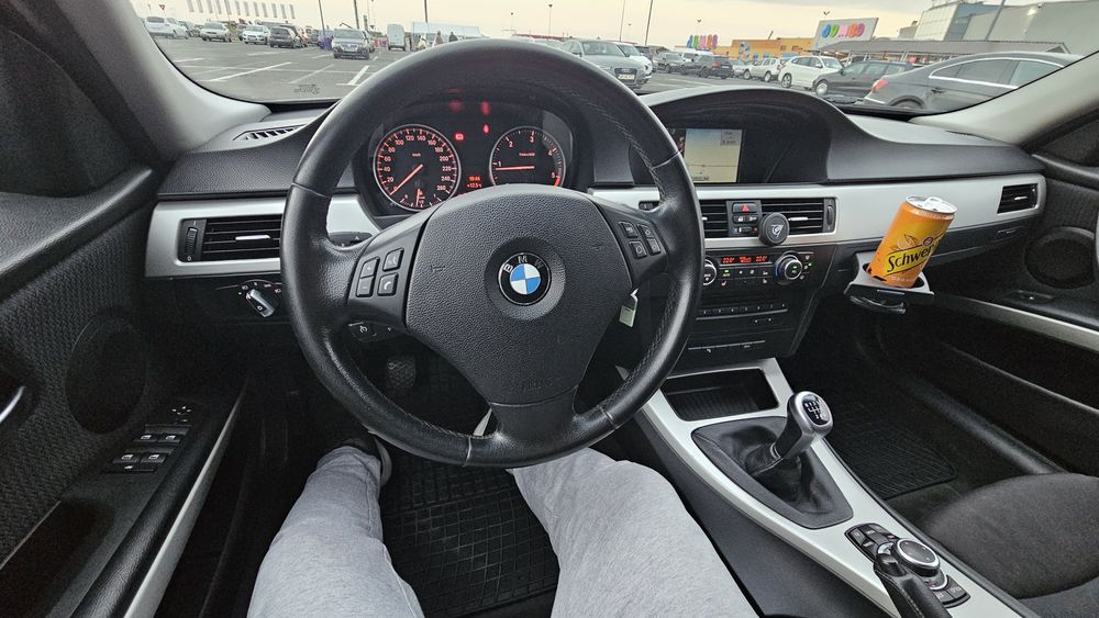 Vând BMW 318d E91 facelift 2012