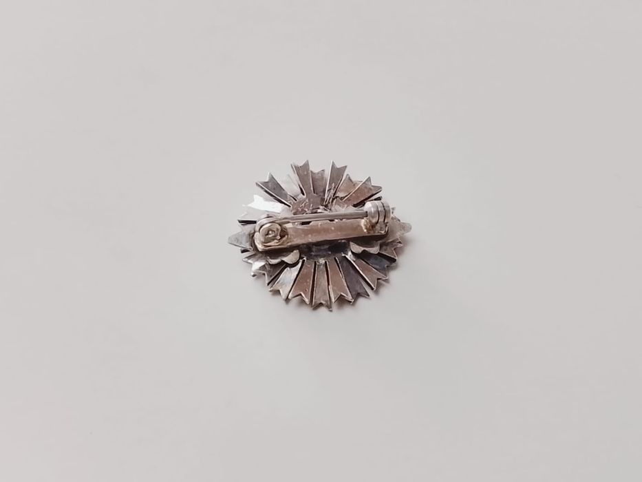 Brose veche din argint, in forma de floare, ametist, STERLING