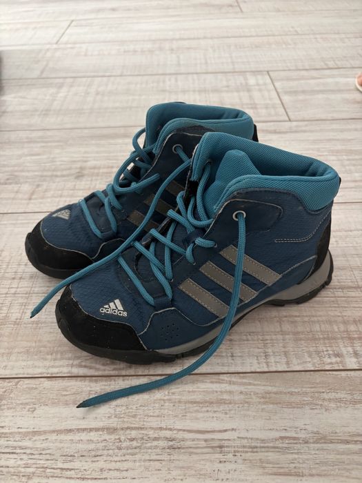 Сини ботуши за момче на ,,Adidas”