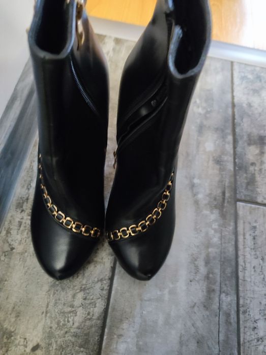 Официялни дамски боти