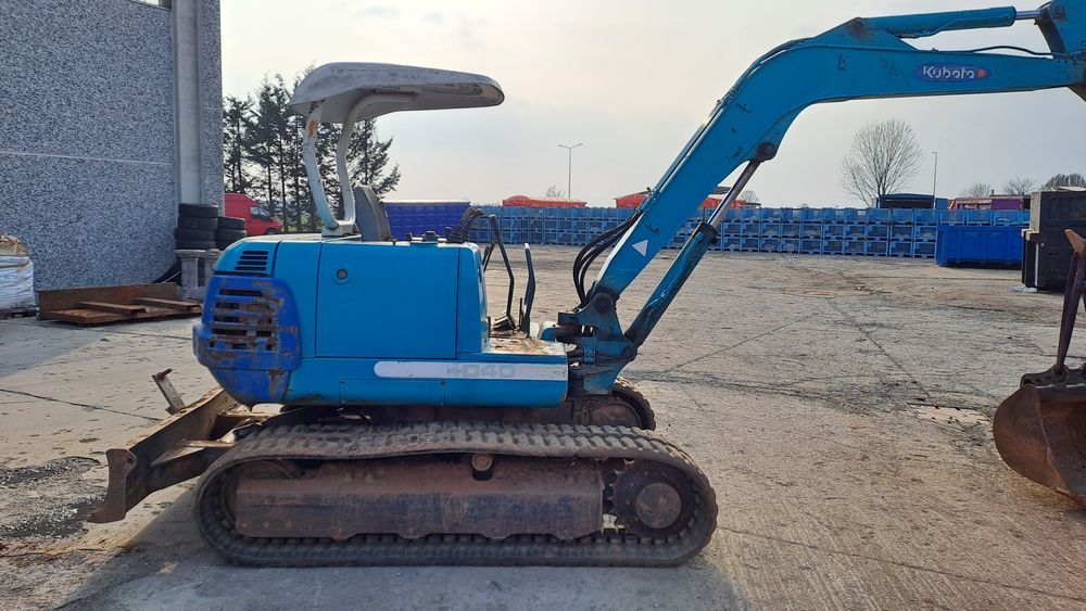 Excavator  4 tone