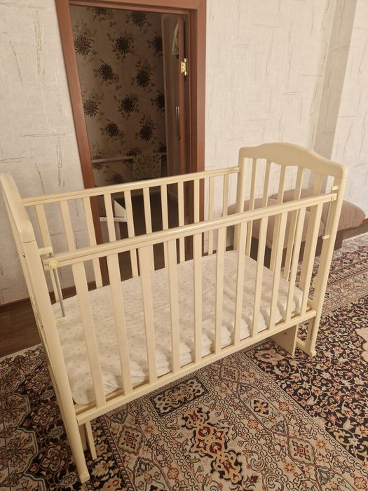 Продам детскую кроватку