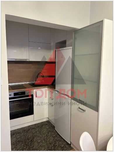 Дава се под наем Тристаен апартамент в Варна, Окръжна болница - 70 кв.м за 612 € - Снимка #1