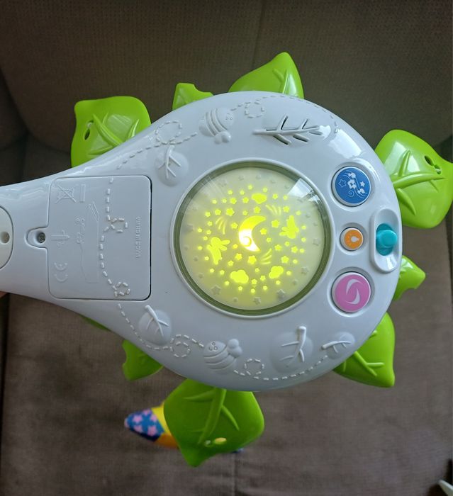 Музикална въртележка за кошара WinFun с лампа-прожектор и др. играчки