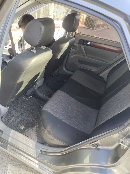 Lacetti 2012 sotiladi