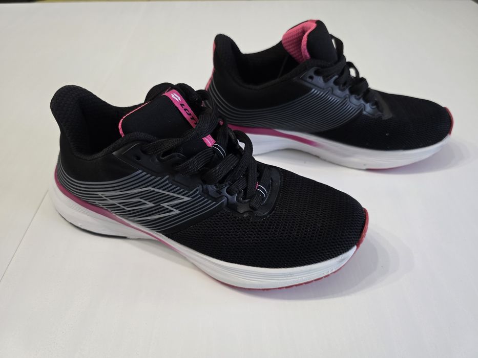 Încălțăminte fete Lotto nr 36,5