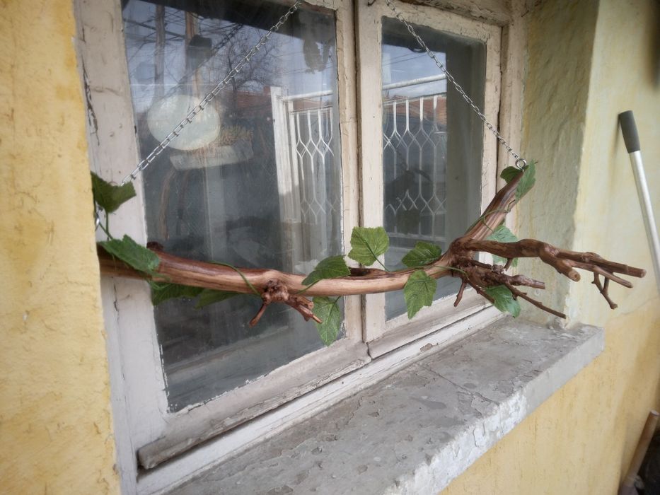 Изработка на лампи, полилеи от лозови пръчки