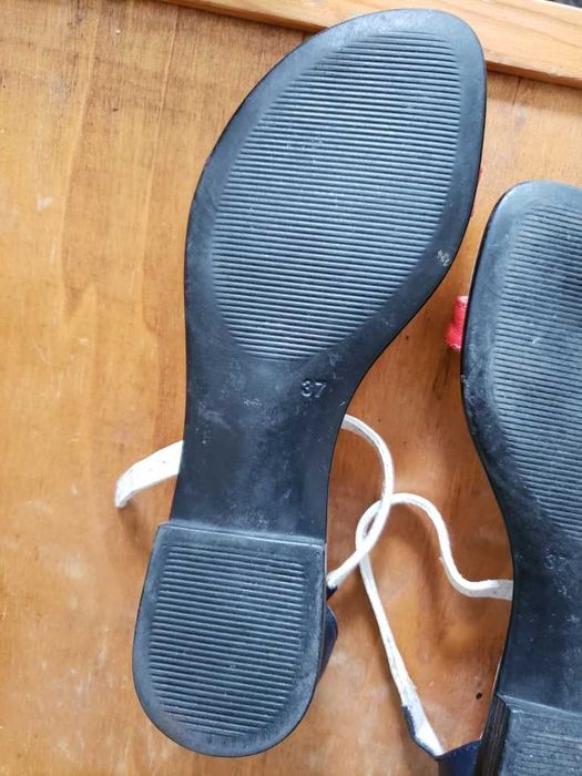 Сандали естествена кожа с тънки каишки