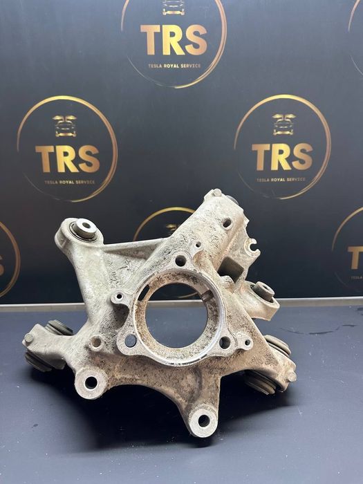 Продавам преден заден шенкел Tesla model 3SYX нови и второупотреба